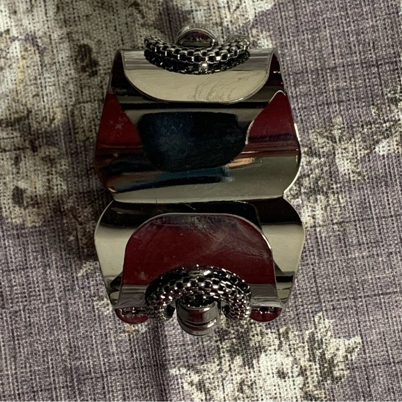 Brand New Metal Statement Cuff Bracelet - Picture 12 of 12